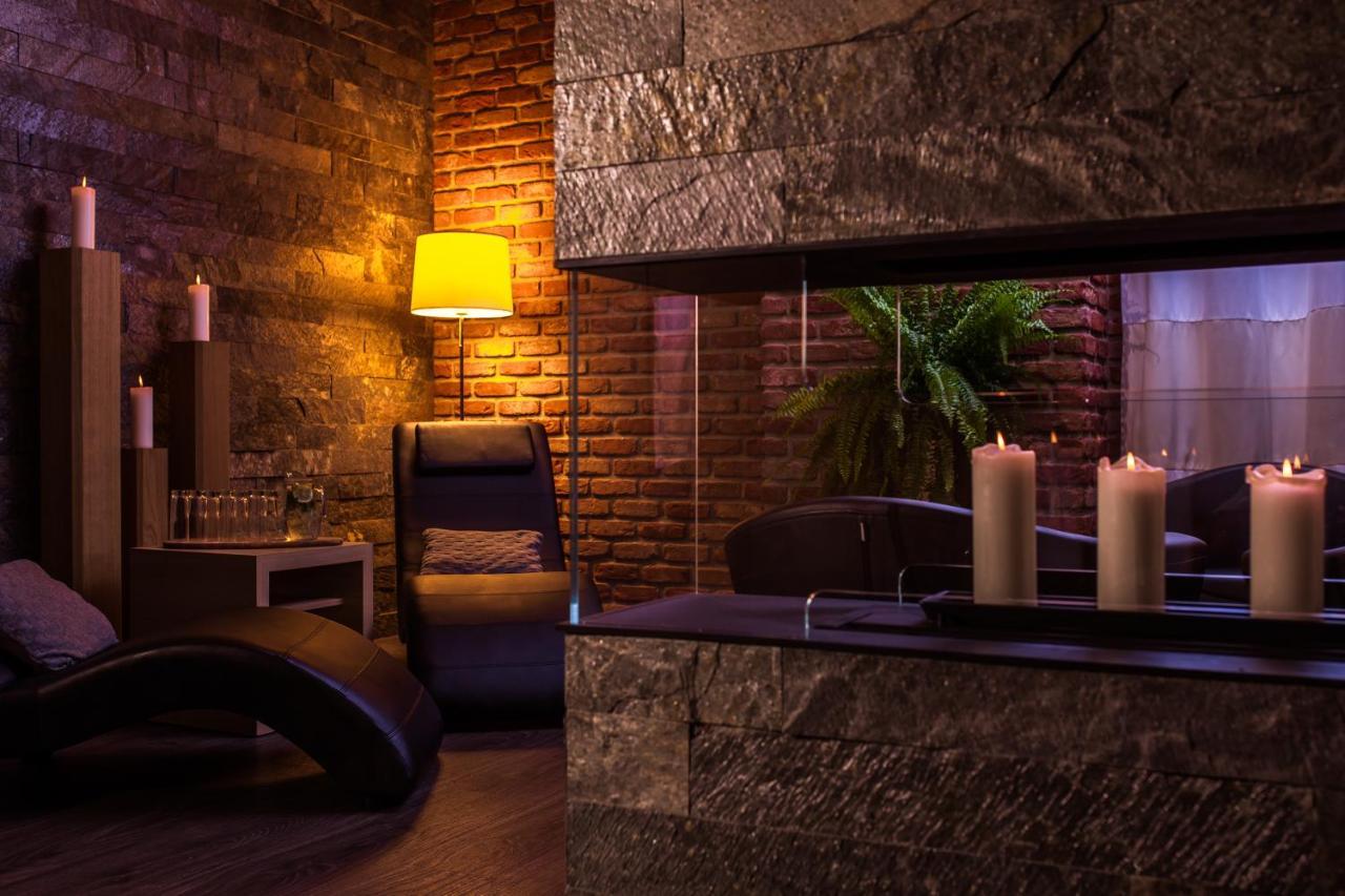 Fabryka Welny Hotel & Spa Пабянице Екстериор снимка