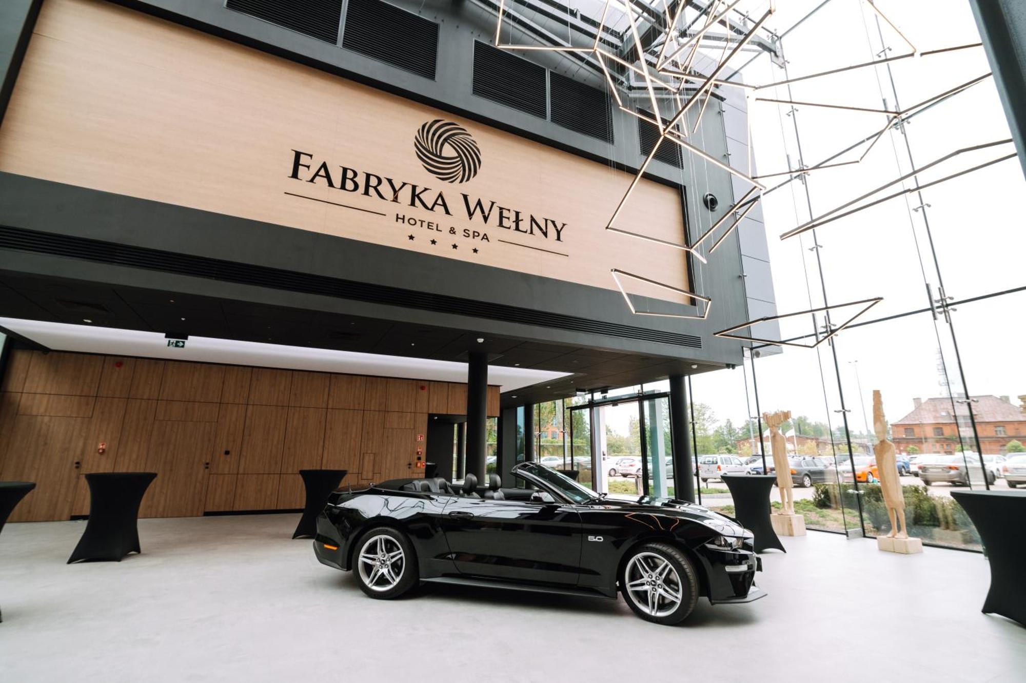 Fabryka Welny Hotel & Spa Пабянице Екстериор снимка