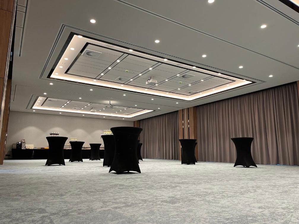Fabryka Welny Hotel & Spa Пабянице Екстериор снимка