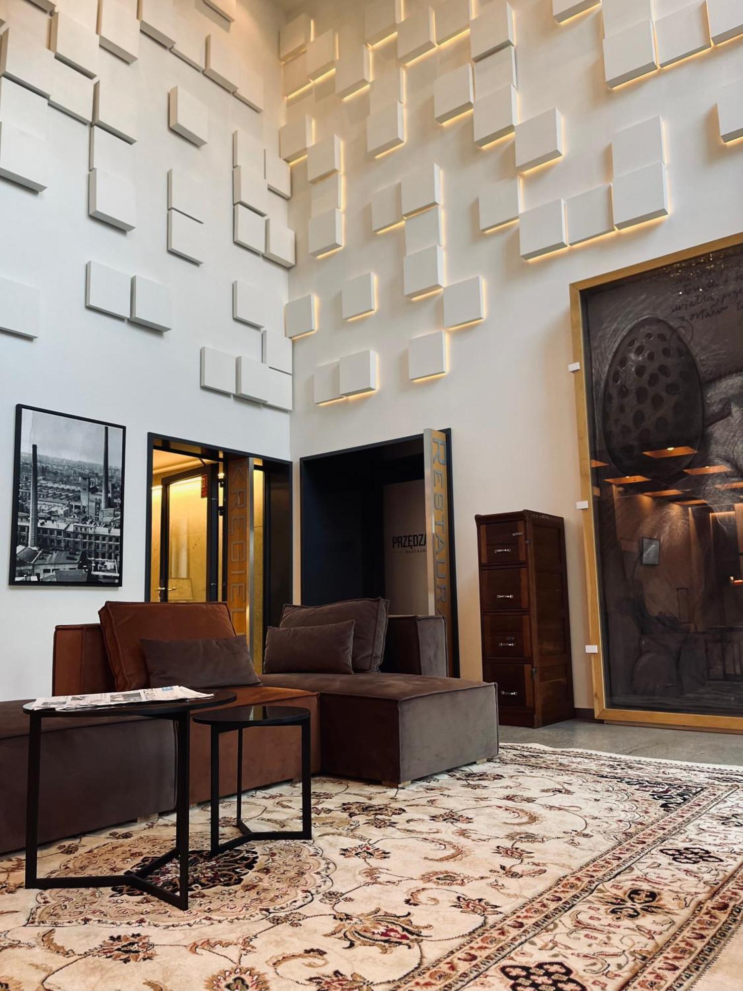 Fabryka Welny Hotel & Spa Пабянице Екстериор снимка